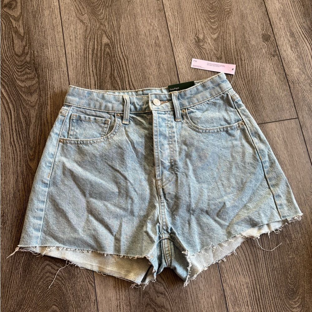 Wild fable high rise shorts they have a very beautiful shiny coat